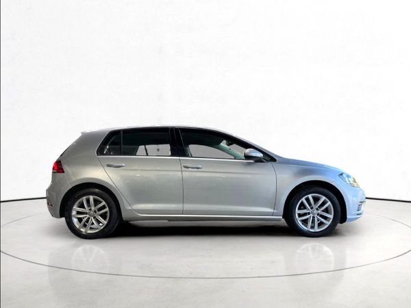 2020-Volkswagen-Golf-VII-10-TSI-Comfortline image:2