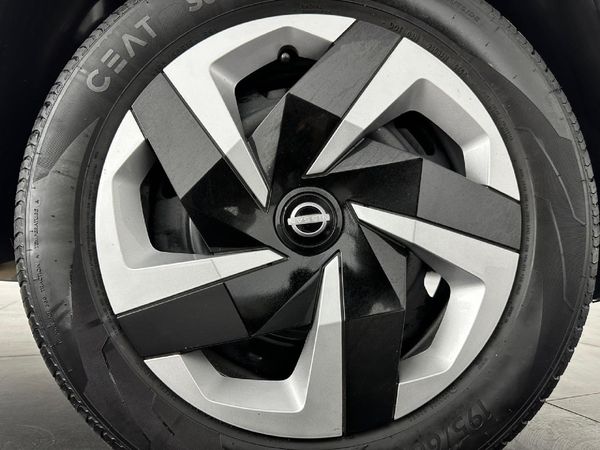 2024-Nissan-Magnite-10-Visia-AMT image:17
