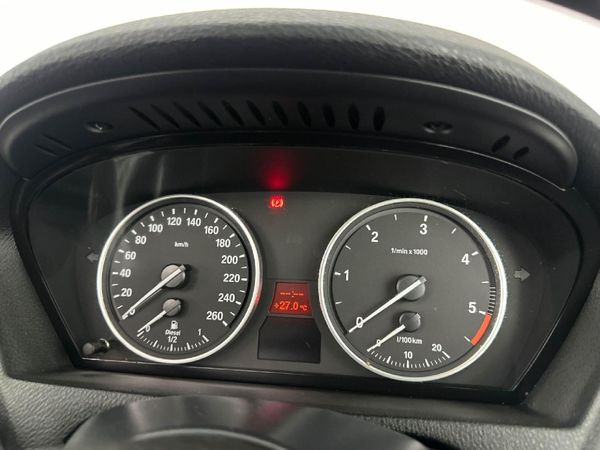 2013-BMW-X5-M50d image:7