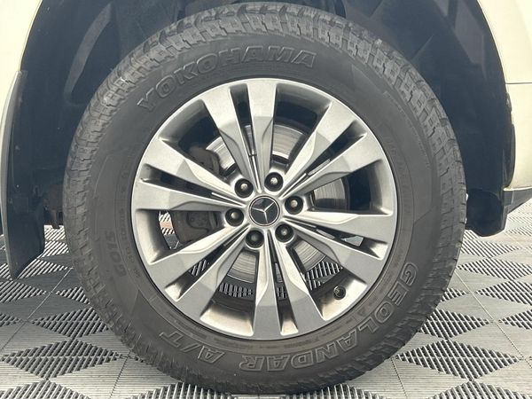 2020-Mercedes-Benz-X-Class-X250d-4x4-Power image:5