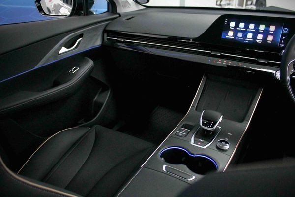 2026-Omoda-C5-15T-Elegance-X image:14