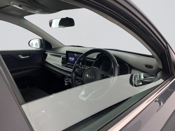 2021-Kia-Rio-14-EX-5-dr image:17