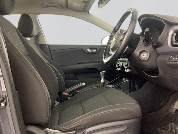 2021-Kia-Rio-14-EX-5-dr image:19