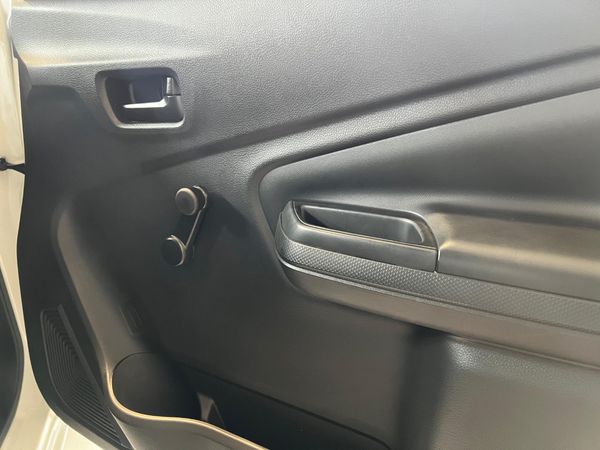 2026-Toyota-Vitz-10-MT image:6