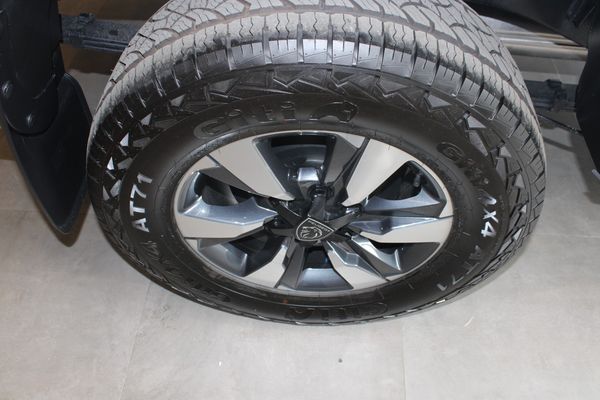 2026-Peugeot-Landtrek-19D-Allure-Double-Cab-Auto image:4