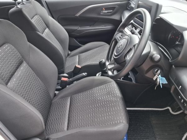 2026-Suzuki-Swift-12-GLX image:6