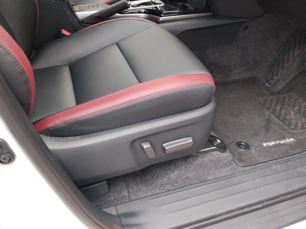 2026-Toyota-Fortuner-28-GD-4X4-AT-MHEV image:6