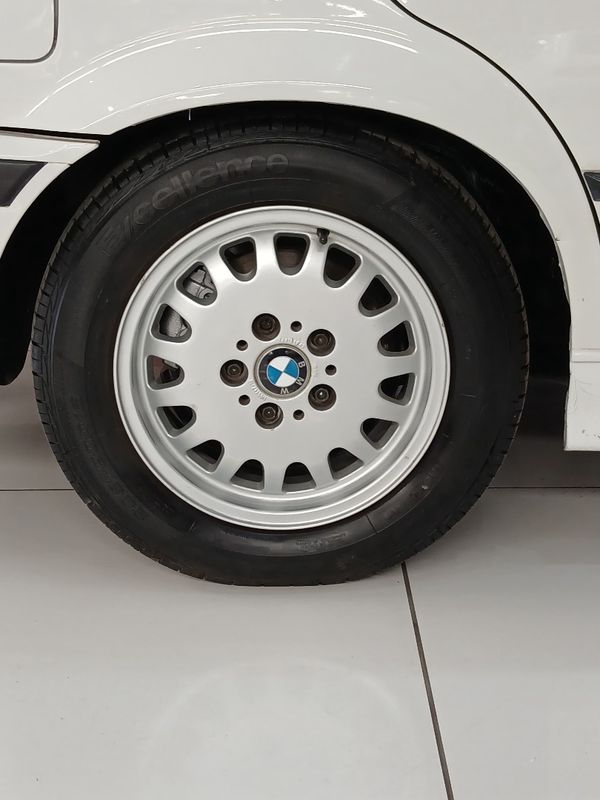 1996-BMW-3-Series-318is image:5