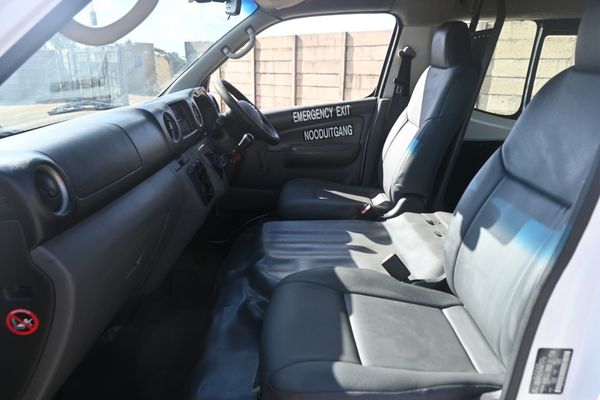 2015-Nissan-NV350-25-16-seat-Impendulo image:5