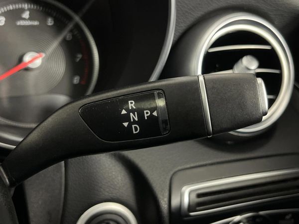 2018-Mercedes-Benz-C-Class-C-200-Exclusive-Auto image:10