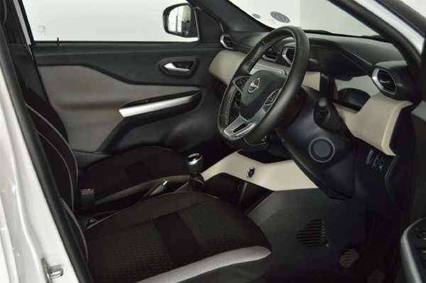 2025-Nissan-Magnite-10T-Acenta image:9