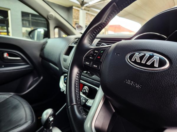 2014-Kia-Rio-14-Tec-5-dr-Auto image:9