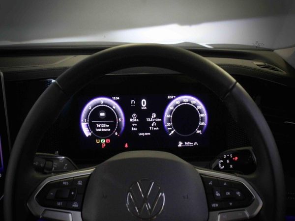 2025-Volkswagen-Tiguan-20TDI-Life-4Motion image:20