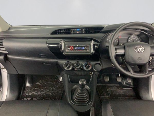 2024-Toyota-Hilux-20-VVTi-Single-Cab image:11