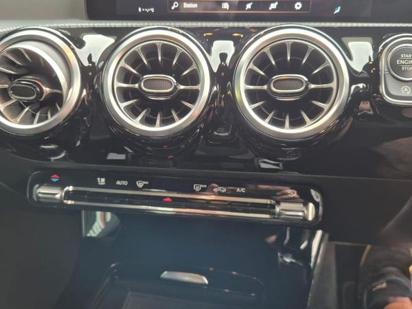 2022-Mercedes-Benz-CLA-AMG-Line image:21