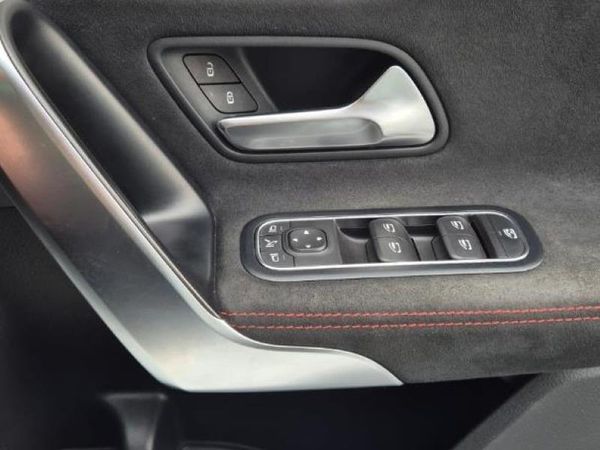 2022-Mercedes-Benz-CLA-AMG-Line image:28