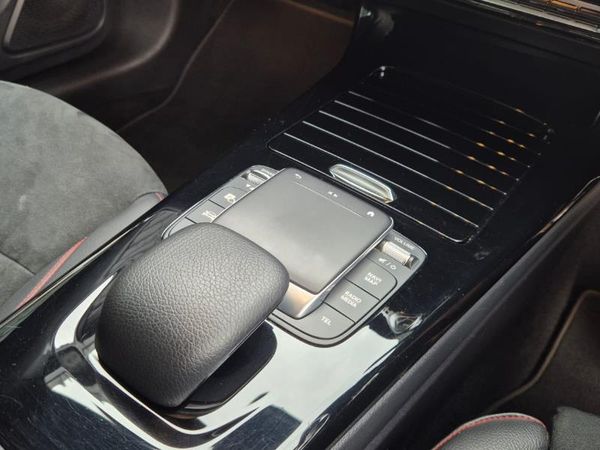 2022-Mercedes-Benz-CLA-AMG-Line image:29