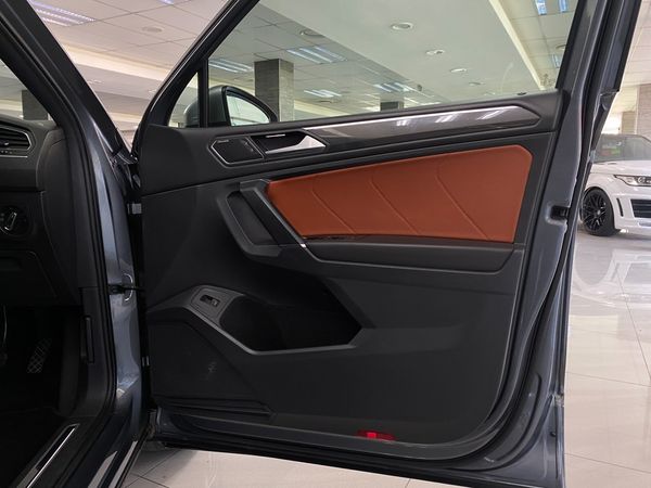 2019-Volkswagen-Tiguan-20-TSI-Highline-4Motion-Auto image:7