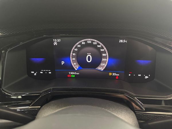 2025-Volkswagen-Taigo-10-TSI-Life-Auto image:11