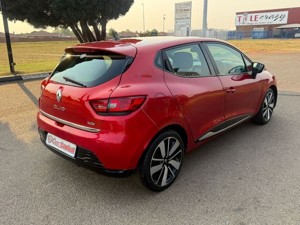 2015-Renault-Clio-IV-09T-PH2 image:5
