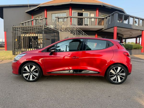 2015-Renault-Clio-IV-09T-PH2 image:6