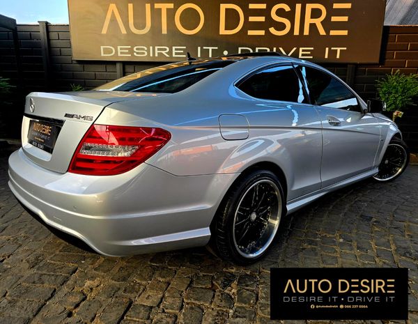 2012-Mercedes-Benz-C-Class-C180-AMG-Spec-Coupe-Auto image:3