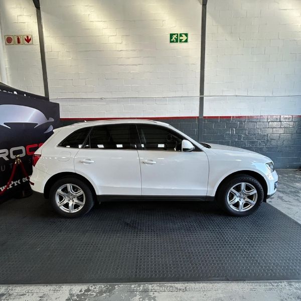 2011-Audi-Q5-30-TDI-quattro-Auto image:2