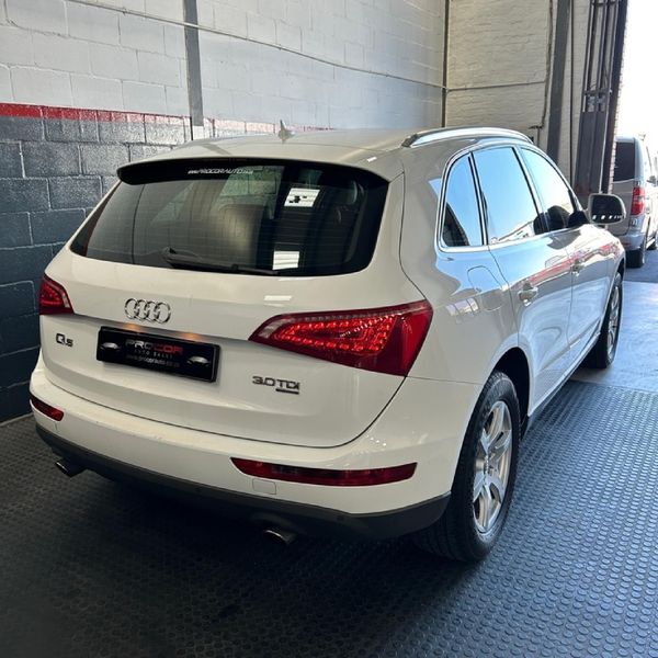 2011-Audi-Q5-30-TDI-quattro-Auto image:3