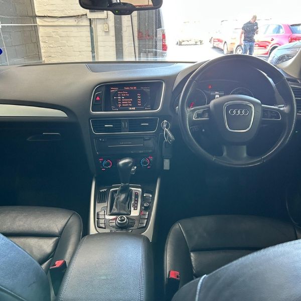 2011-Audi-Q5-30-TDI-quattro-Auto image:7