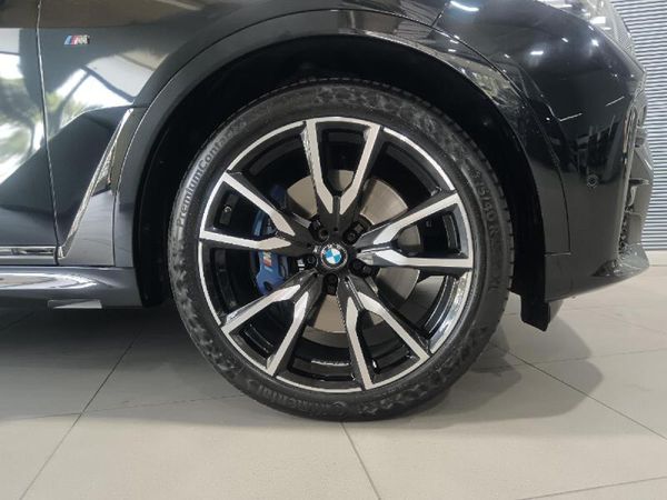 2021-BMW-X7-xDrive30d-M-Sport image:1