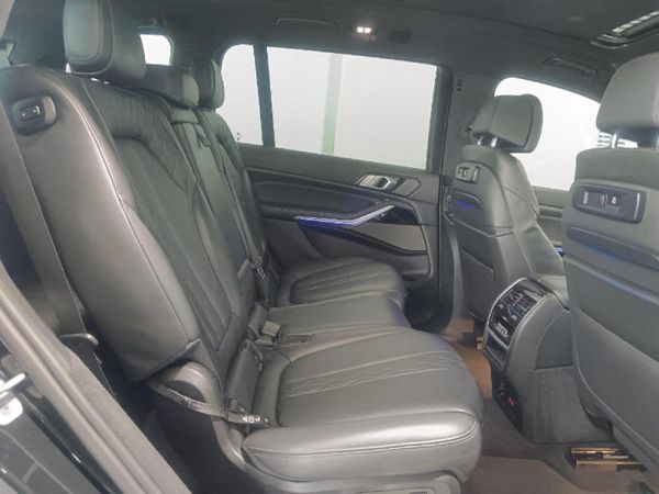 2021-BMW-X7-xDrive30d-M-Sport image:7
