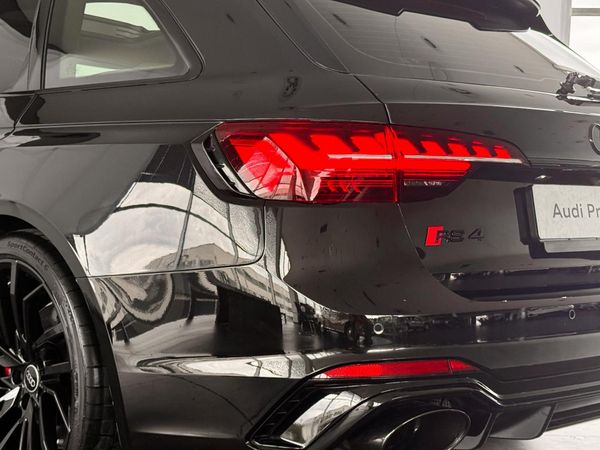 2025-Audi-RS4-Avant-quattro-Auto image:12