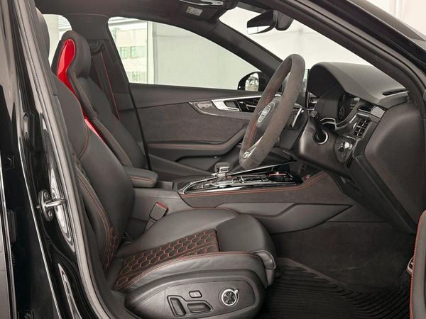 2025-Audi-RS4-Avant-quattro-Auto image:19