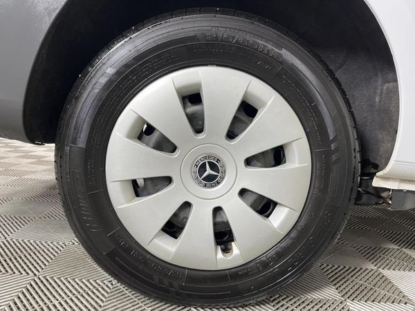 2022-Mercedes-Benz-Vito-111-16-CDI-Panel-Van image:3