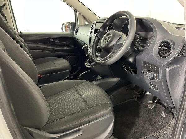 2022-Mercedes-Benz-Vito-111-16-CDI-Panel-Van image:5