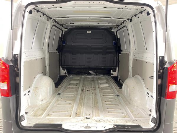 2022-Mercedes-Benz-Vito-111-16-CDI-Panel-Van image:7