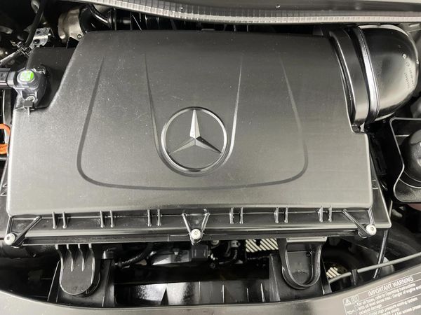 2022-Mercedes-Benz-Vito-111-16-CDI-Panel-Van image:8