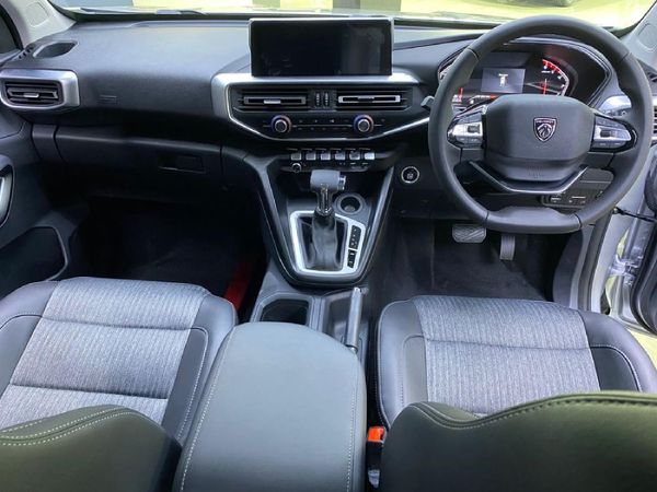 2026-Peugeot-Landtrek-19D-Allure-Double-Cab-Auto image:9
