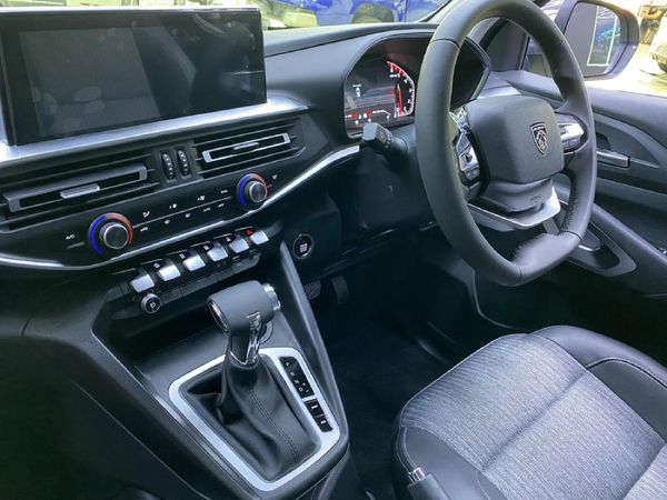2026-Peugeot-Landtrek-19D-Allure-Double-Cab-Auto image:16