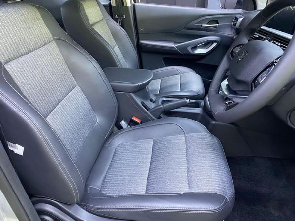 2026-Peugeot-Landtrek-19D-Allure-Double-Cab-Auto image:7