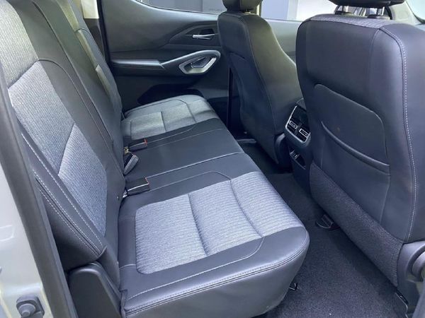2026-Peugeot-Landtrek-19D-Allure-Double-Cab-Auto image:8