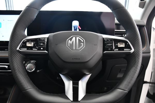 2026-MG-HS-15T-Luxury-Auto image:17
