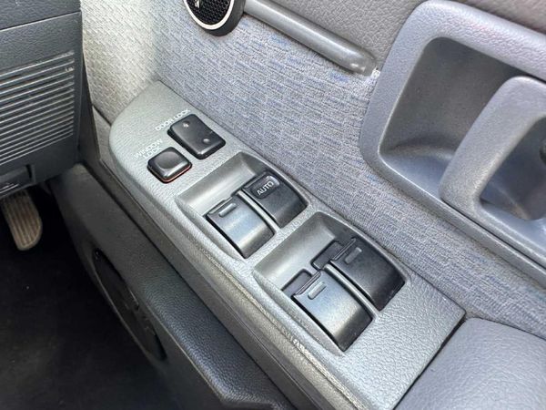 2019-Toyota-Land-Cruiser-79-45-D-Double-Cab image:11