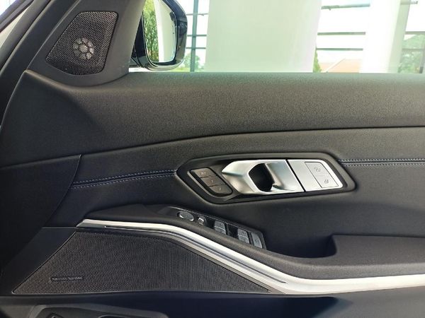 2025-BMW-3-Series-M340i-xDrive-M-Sport-Pro-Auto image:7