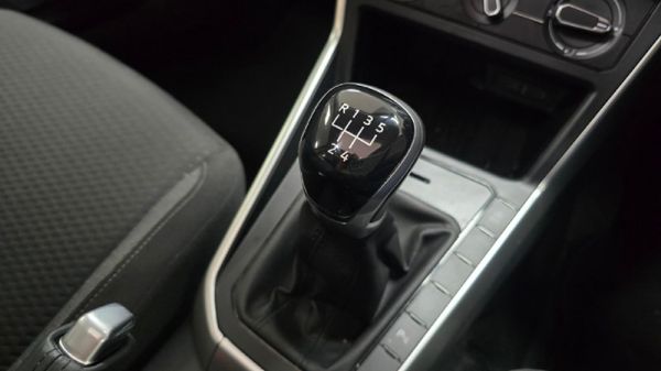 2026-Volkswagen-Polo-10-TSI-Life image:2