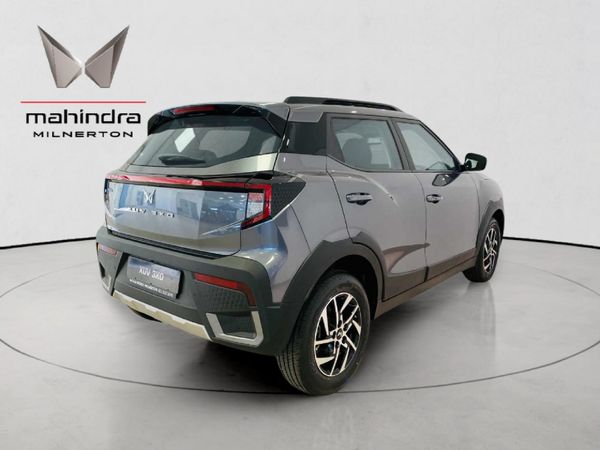 2026-Mahindra-XUV-3XO-12T-AX5-Auto image:3