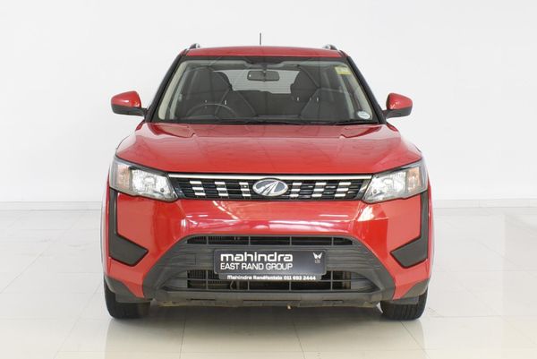 2022-Mahindra-XUV-300-15D-W6 image:3