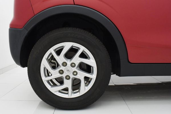 2022-Mahindra-XUV-300-15D-W6 image:4