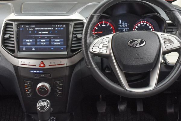 2022-Mahindra-XUV-300-15D-W6 image:8