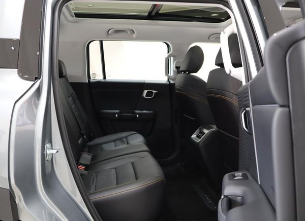 2026-BAIC-B30-e-15T-HEV-Premium-Adventure-4x4-DHT image:23